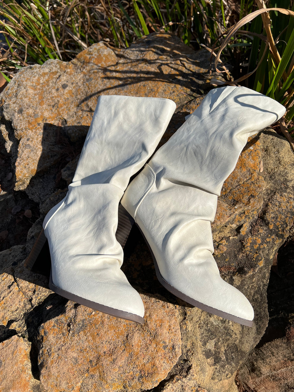 Journee Sequoia White Mid-calf Boots, Women’s Size 10