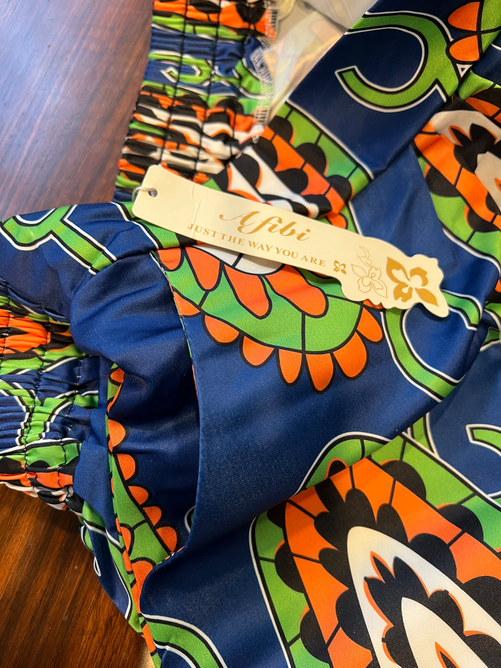 Afibi brand bold and colorful print skirt