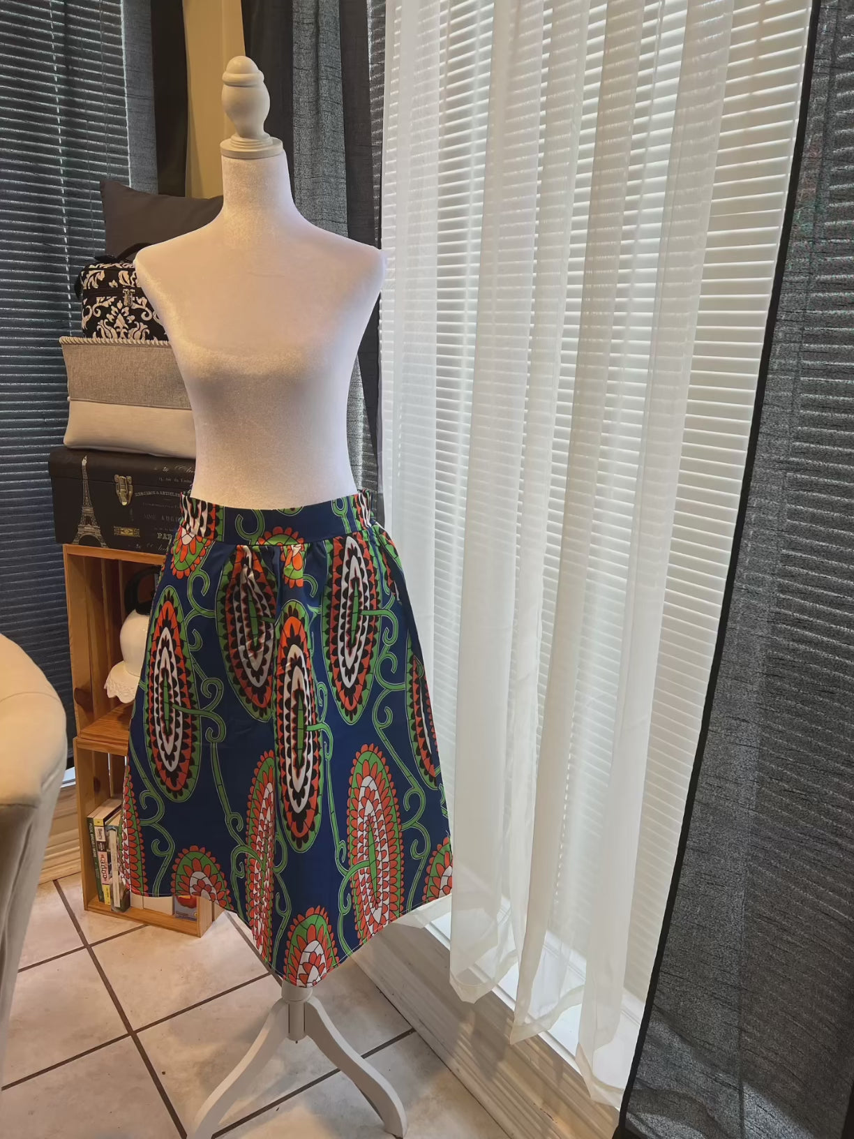 Afibi brand bold and colorful print skirt